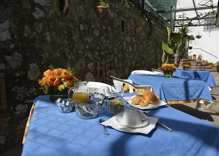 לינה וארוחת בוקר La Musa 3*