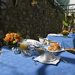 Alojamento de Acomodação e Pequeno-almoço La Musa 3*